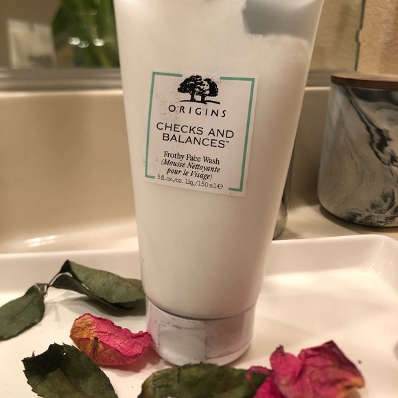 Checks and Balances™ Frothy Face Wash Cleanser - Picture 3 of 3